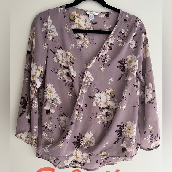 Women’s blouse - Picture 1 of 1